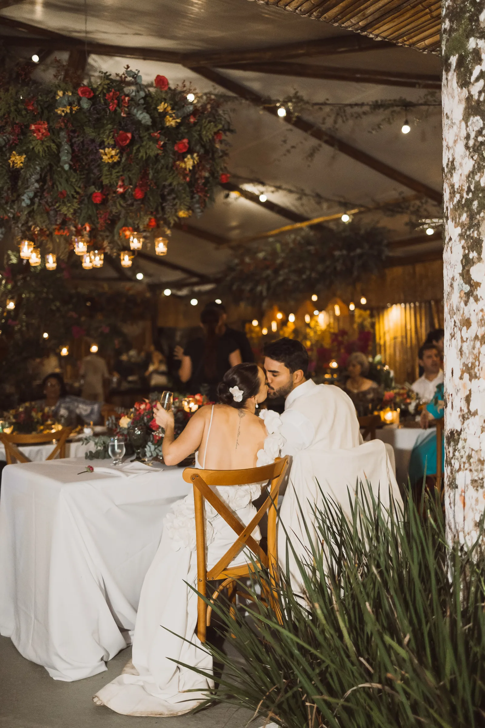 Casamento de Larissa & Ever · Pappilon Beach, Ubatuba — foto 155