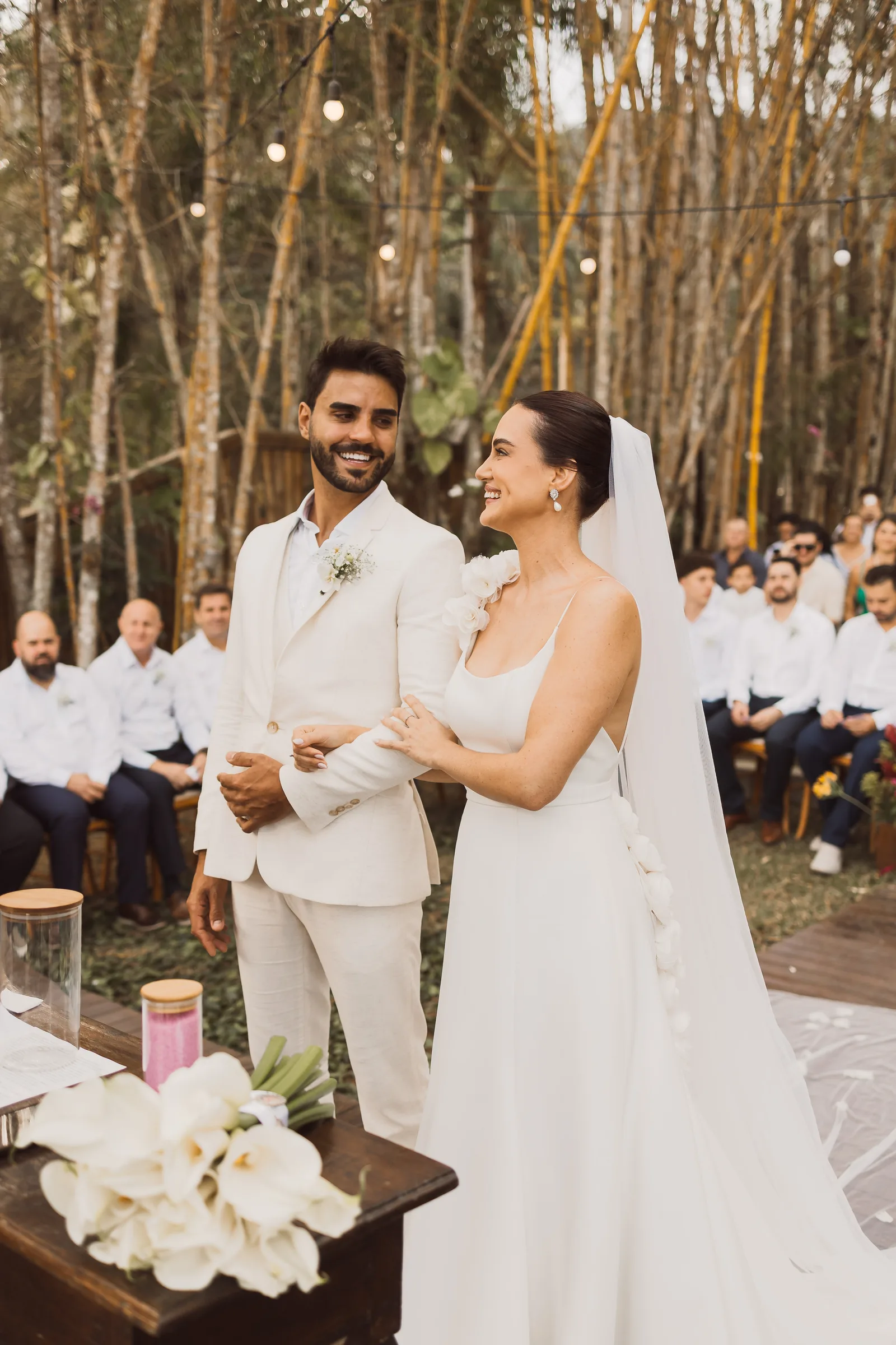 Casamento de Larissa & Ever · Pappilon Beach, Ubatuba — foto 76