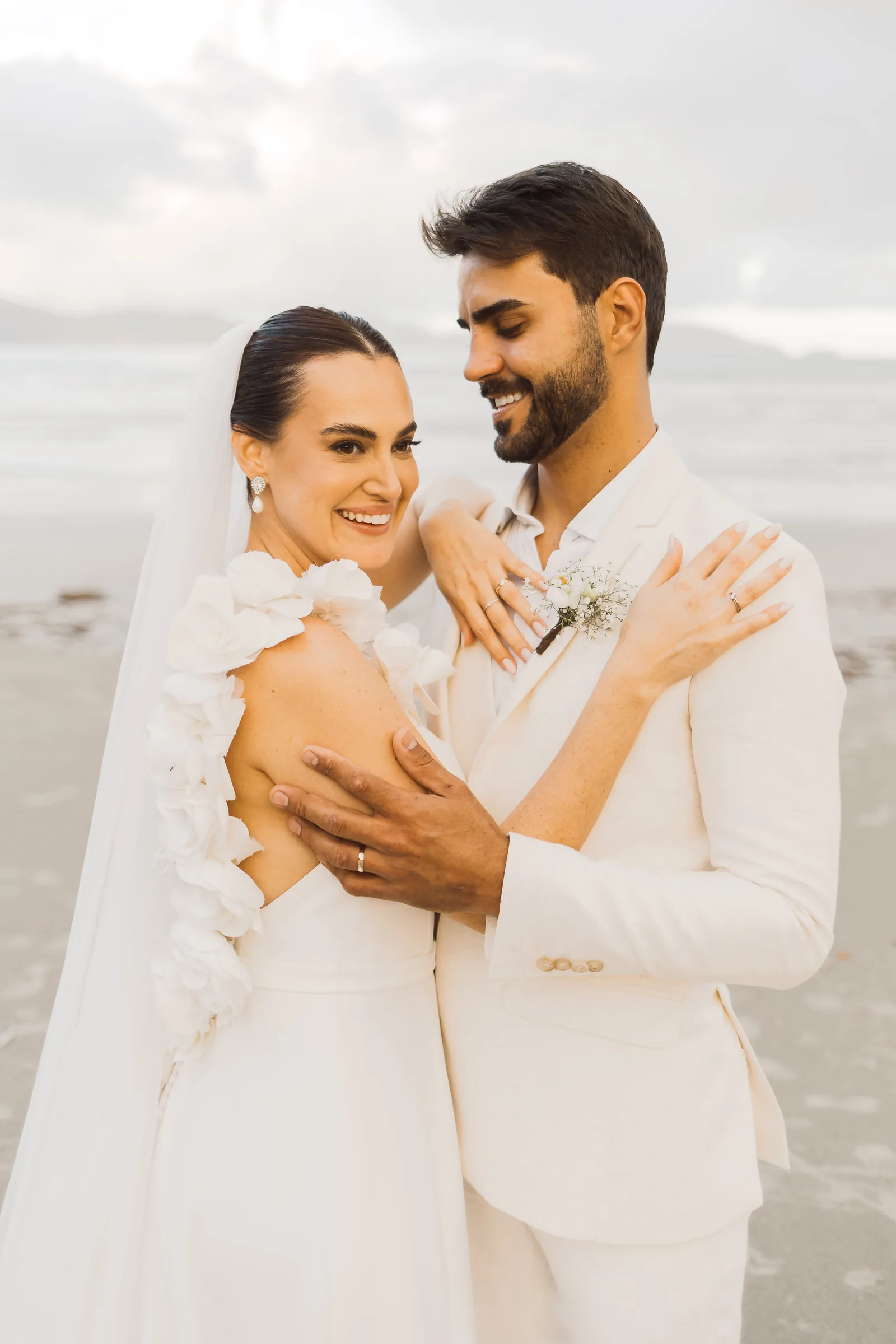 Casamento de Larissa & Ever · Pappilon Beach, Ubatuba — foto 126