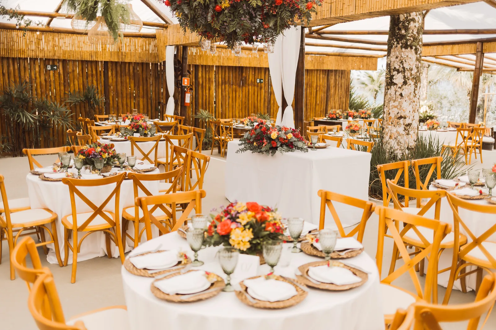 Casamento de Larissa & Ever · Pappilon Beach, Ubatuba — foto 11