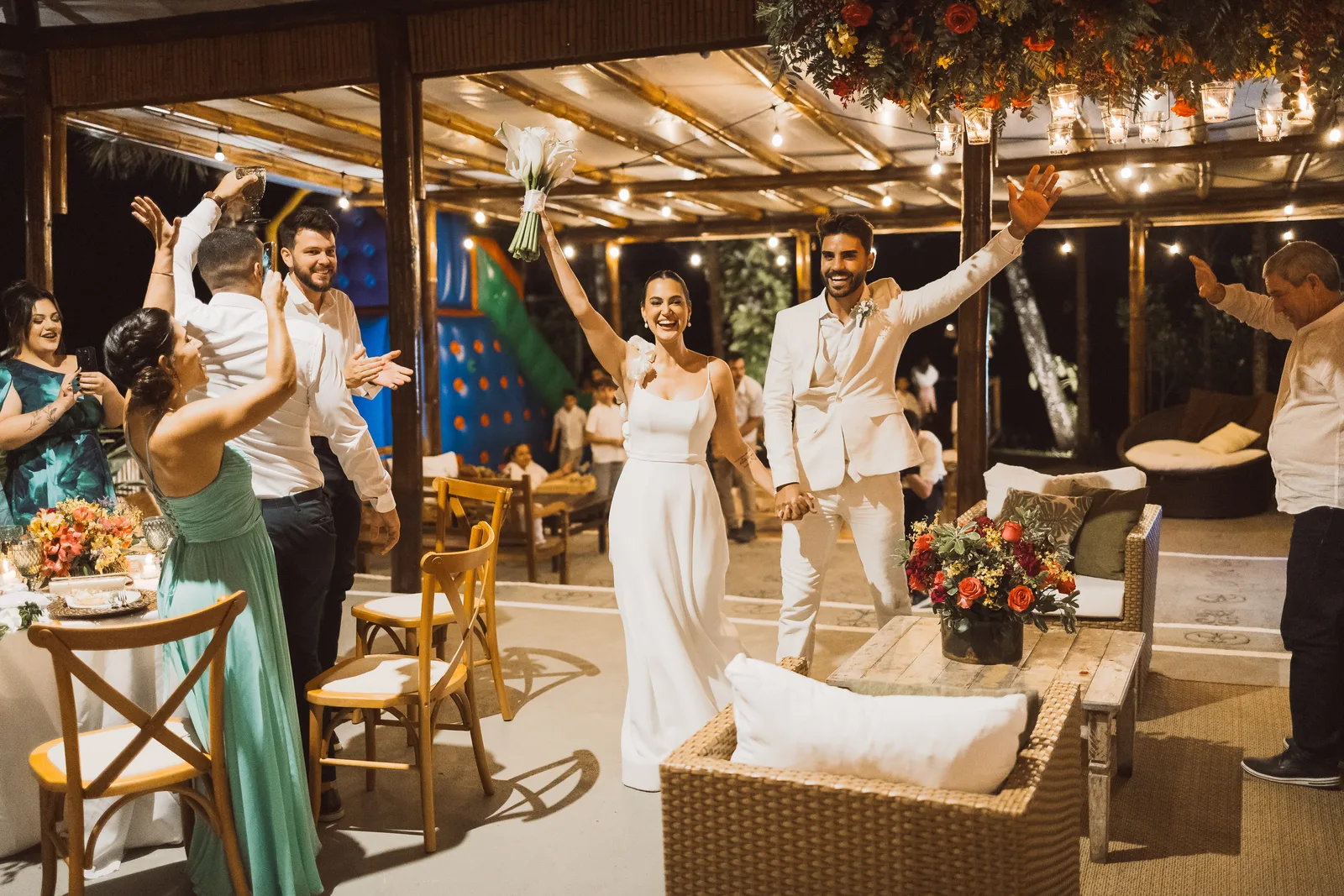 Casamento de Larissa & Ever · Pappilon Beach, Ubatuba — foto 149
