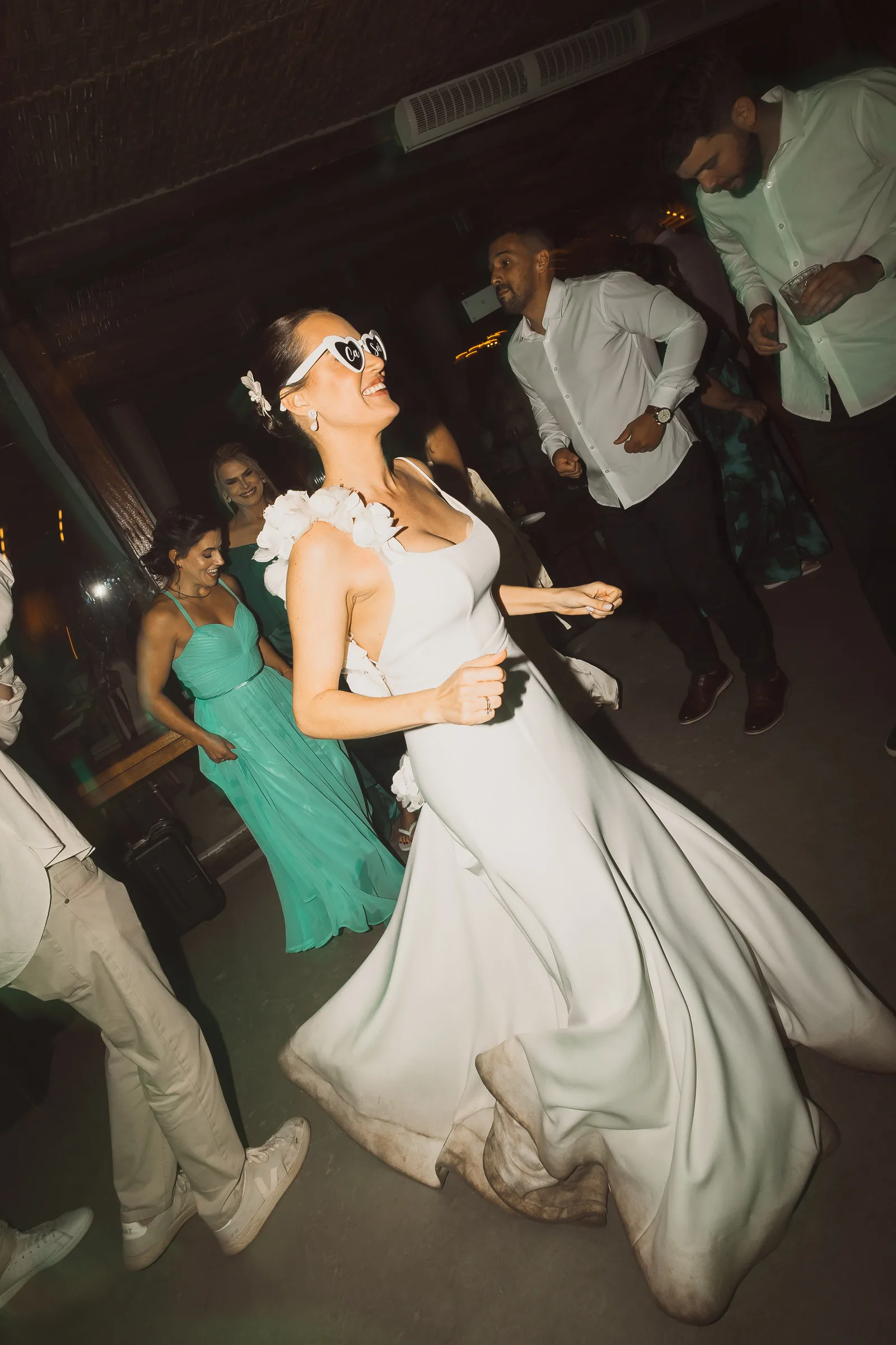 Casamento de Larissa & Ever · Pappilon Beach, Ubatuba — foto 162