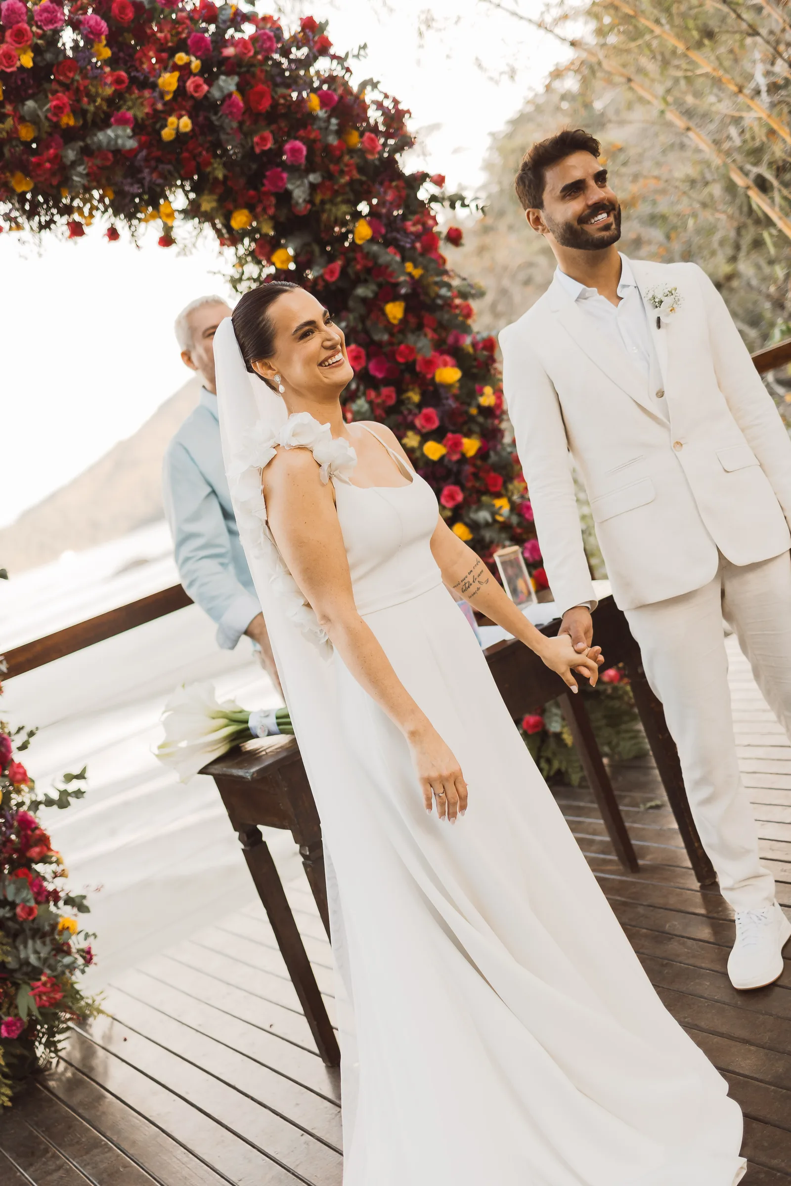 Casamento de Larissa & Ever · Pappilon Beach, Ubatuba — foto 104