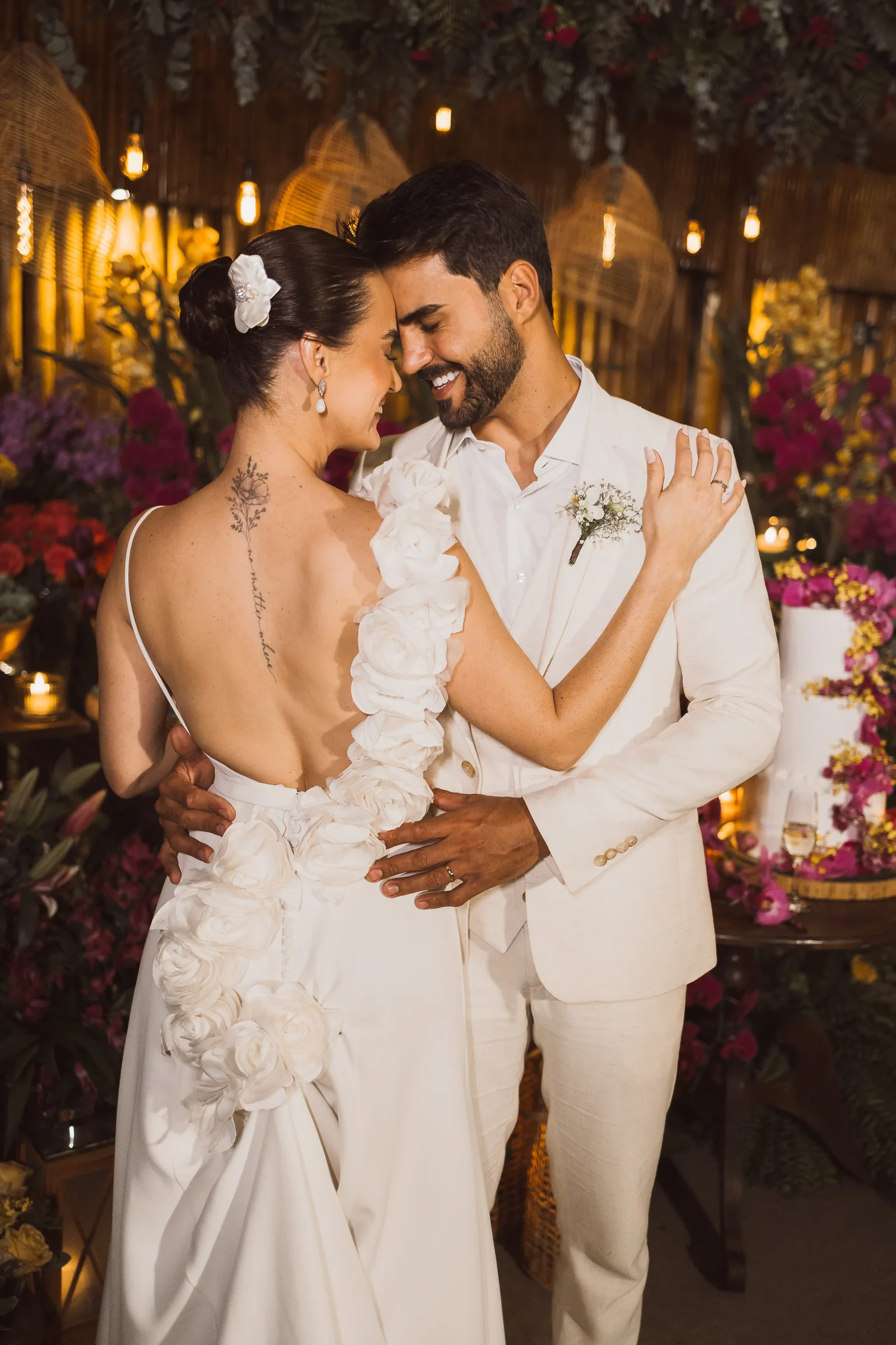 Casamento de Larissa & Ever · Pappilon Beach, Ubatuba — foto 154