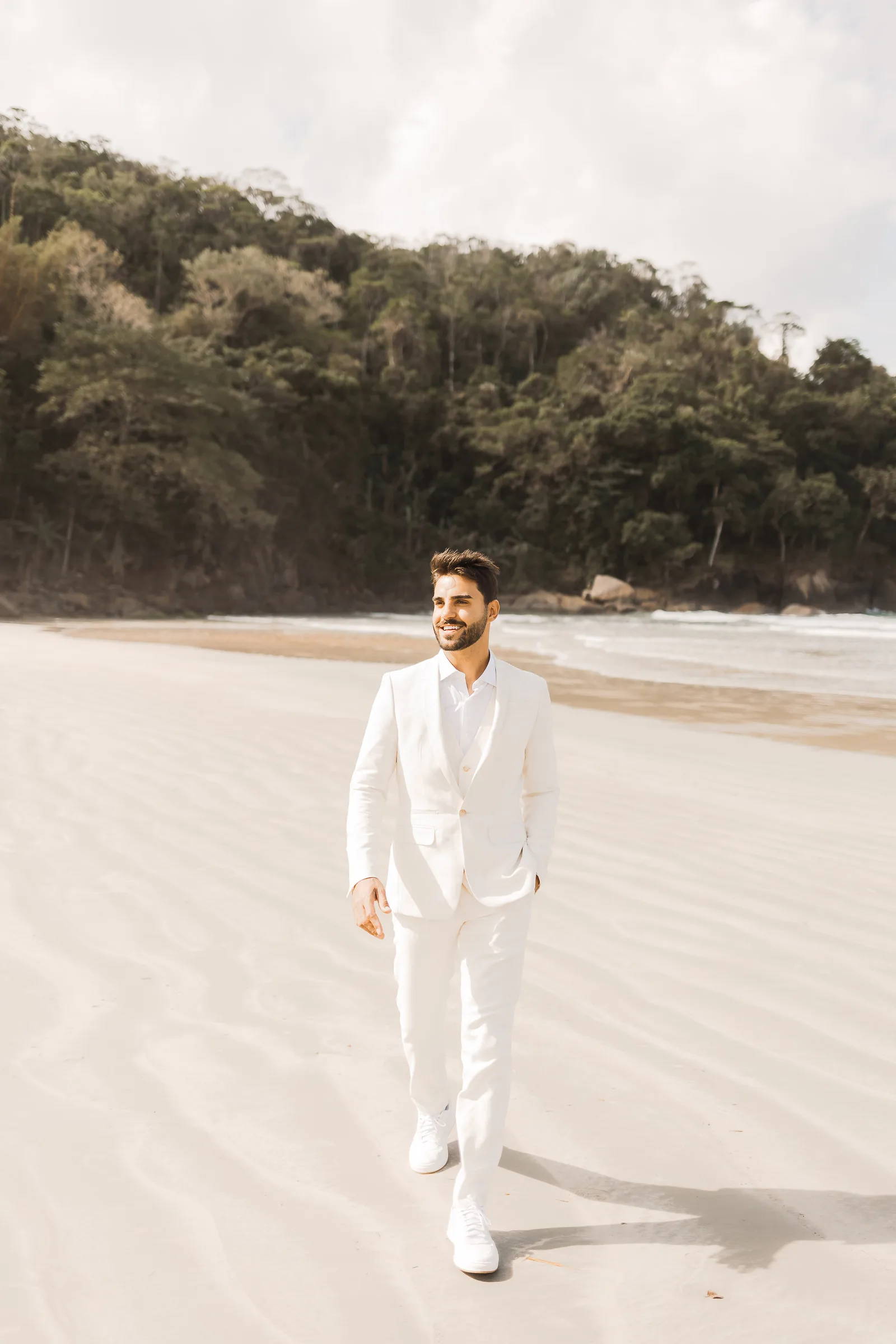 Casamento de Larissa & Ever · Pappilon Beach, Ubatuba — foto 35