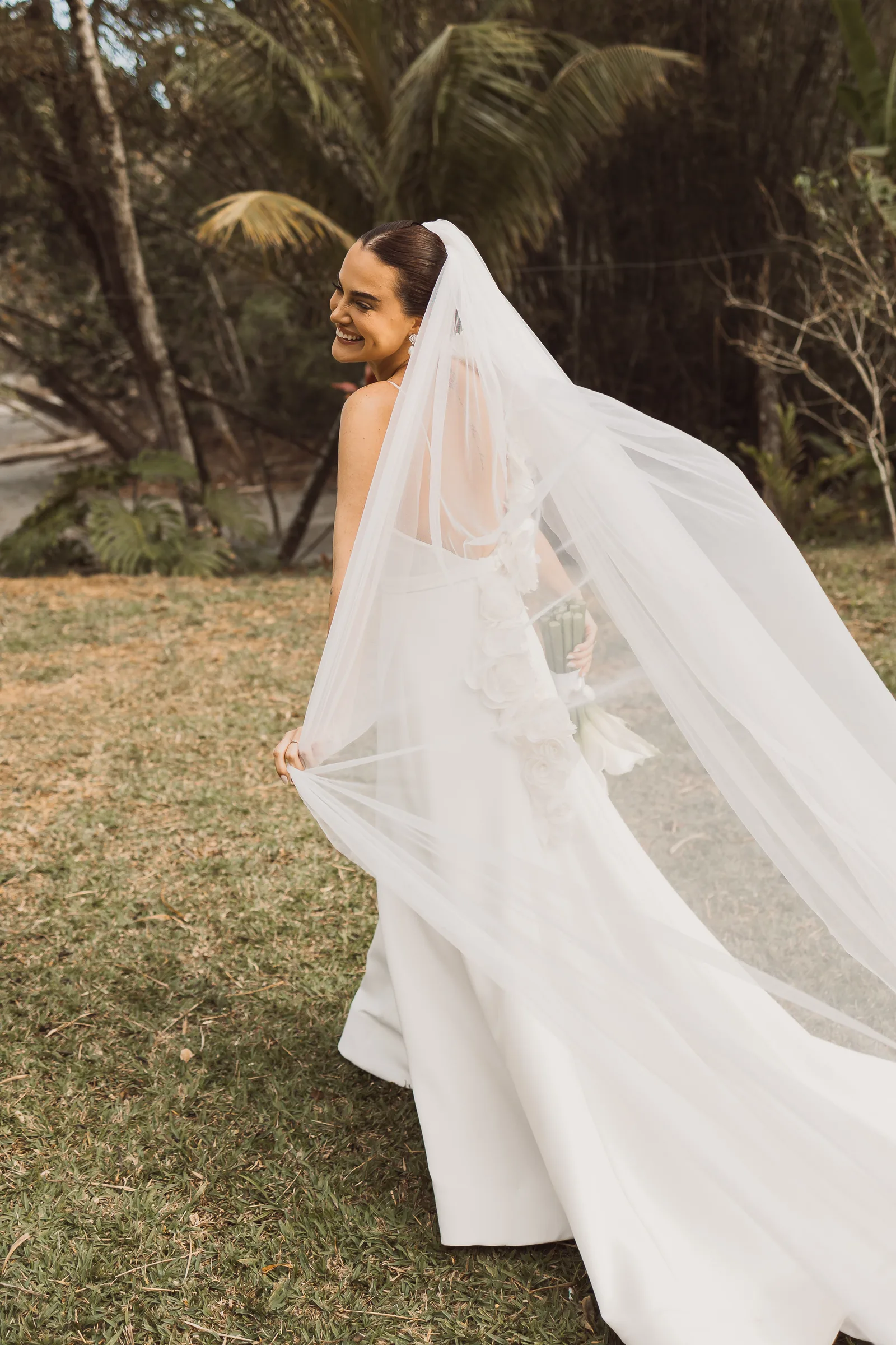 Casamento de Larissa & Ever · Pappilon Beach, Ubatuba — foto 59