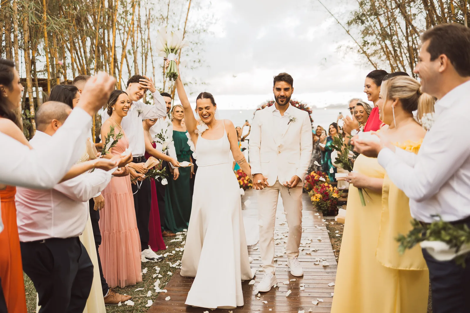 Casamento de Larissa & Ever · Pappilon Beach, Ubatuba — foto 115