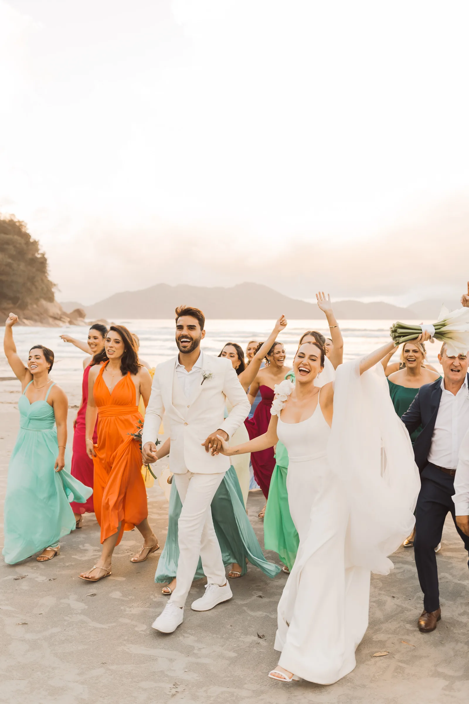 Casamento de Larissa & Ever · Pappilon Beach, Ubatuba — foto 141