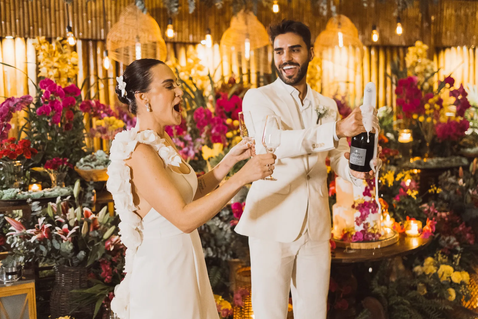 Casamento de Larissa & Ever · Pappilon Beach, Ubatuba — foto 151