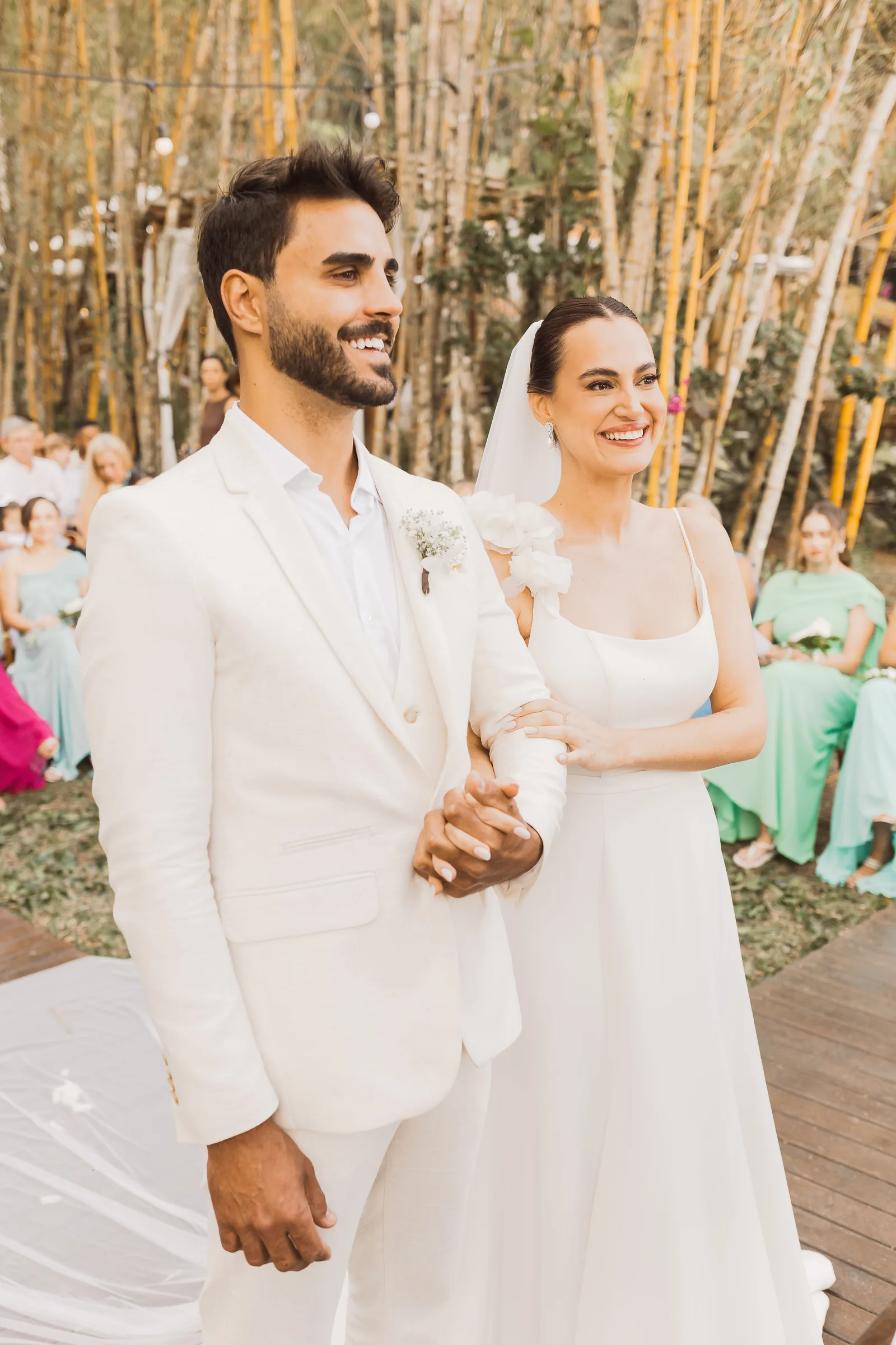 Casamento de Larissa & Ever · Pappilon Beach, Ubatuba — foto 85