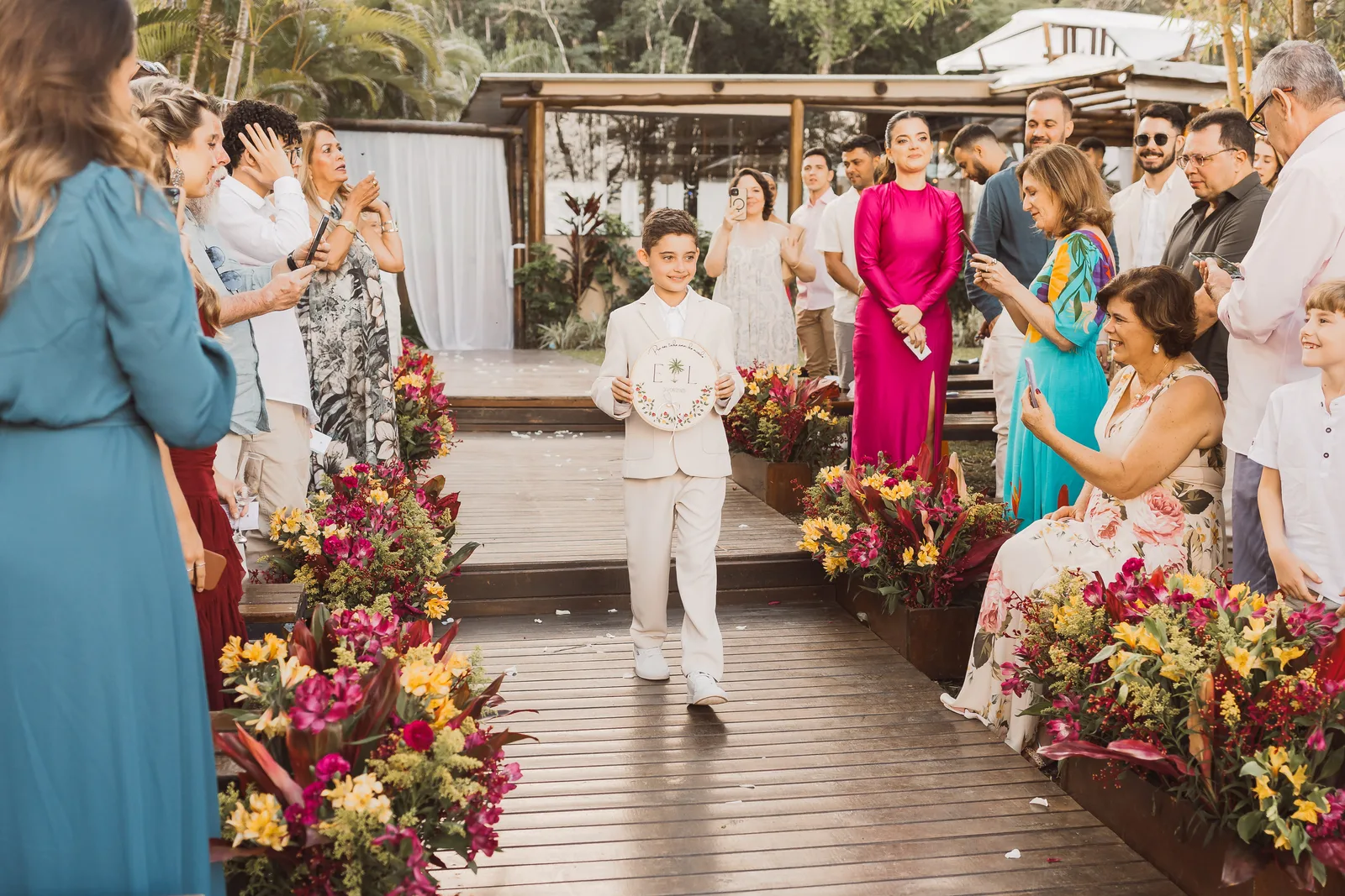 Casamento de Larissa & Ever · Pappilon Beach, Ubatuba — foto 105