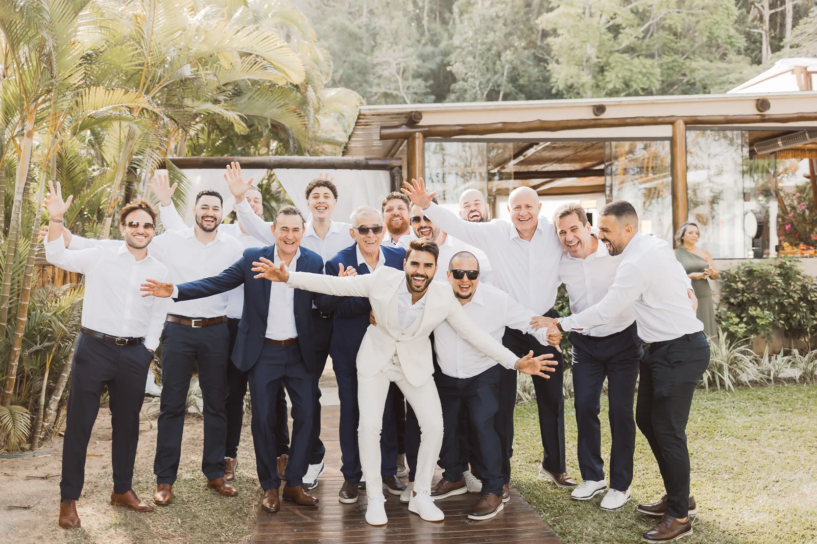 Casamento de Larissa & Ever · Pappilon Beach, Ubatuba — foto 48